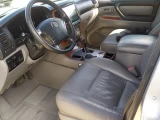 Toyota Land Cruiser 100 1